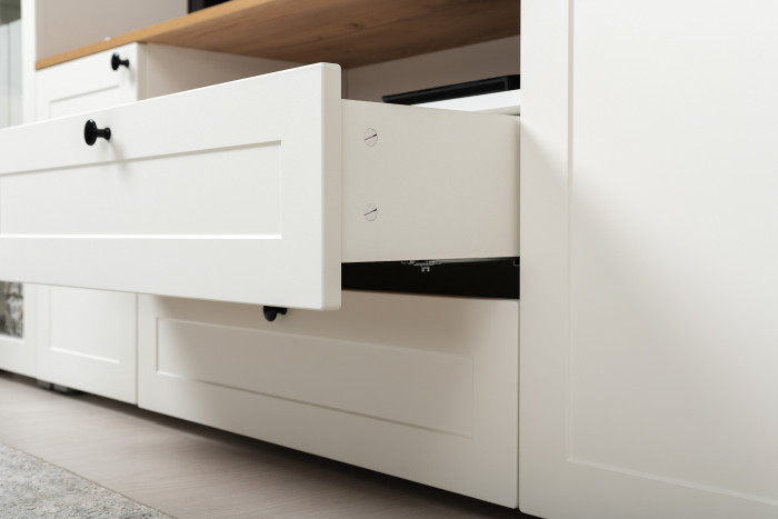 Остин 11.53 Кровать + ортопед + 16.47 Тумба под ТВ, белый шагрень/дуб крафт золотой