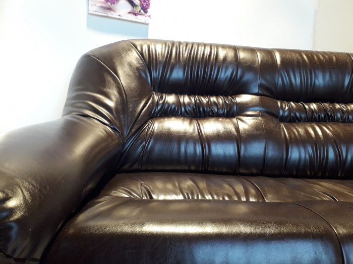 Диван кожаный коричневый, прямой 3-х местный, для дома, офиса, гостиной, кабинета Карелия
