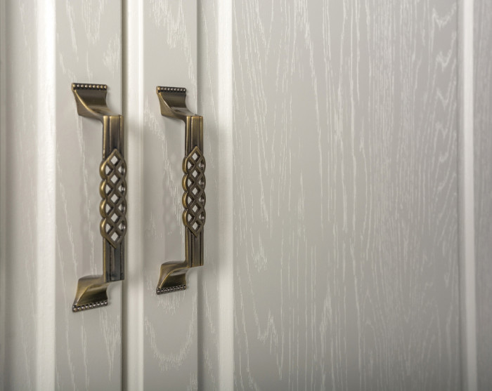 Ливерпуль Спальня № 4 Кровать 11.08ОСН + Шкаф 13.134 + карниз + Комод 10.103, ясень ваниль/белый